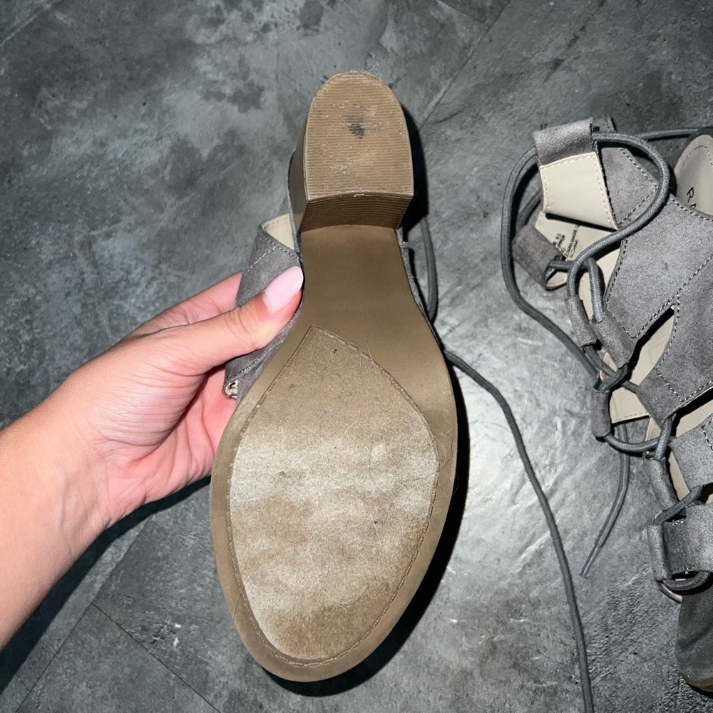 Heels - Picture 5 of 6